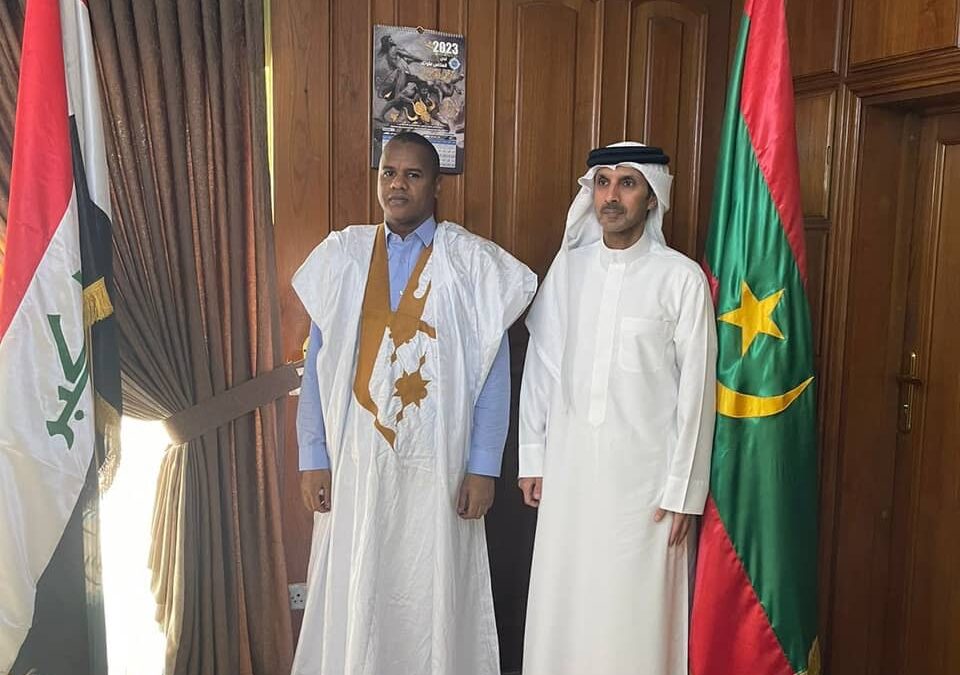 السفير البحريني يؤدي زيارة مجاملة لشقيقه السفير الموريتاني